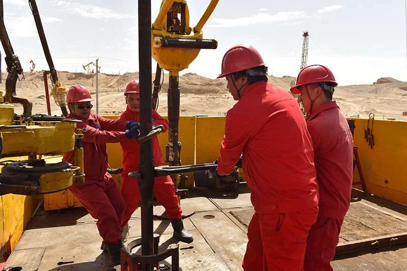 Field engineering team and equipment in an operations-support setting